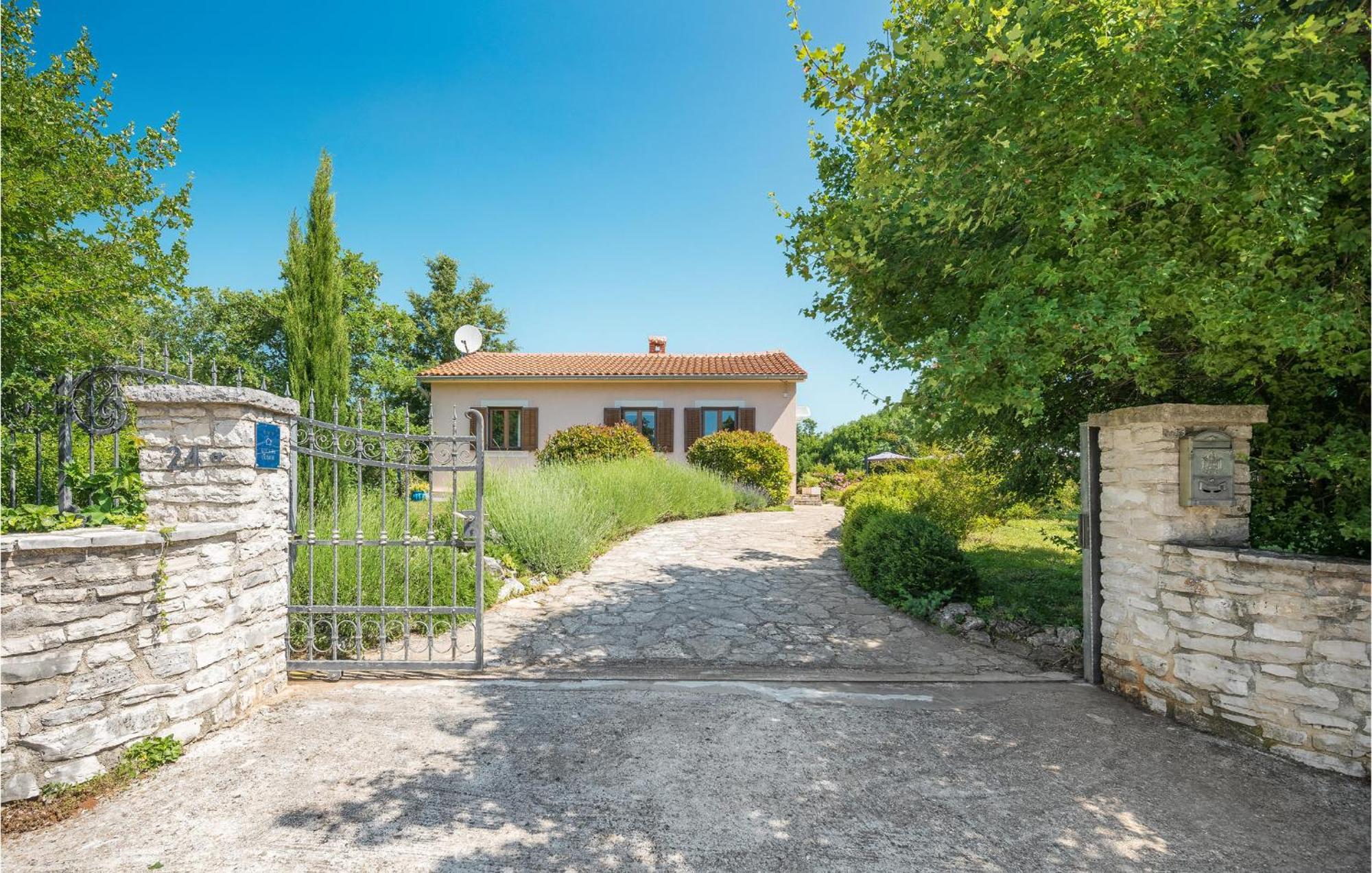 Beautiful Home In Bale With Kitchen Exterior photo